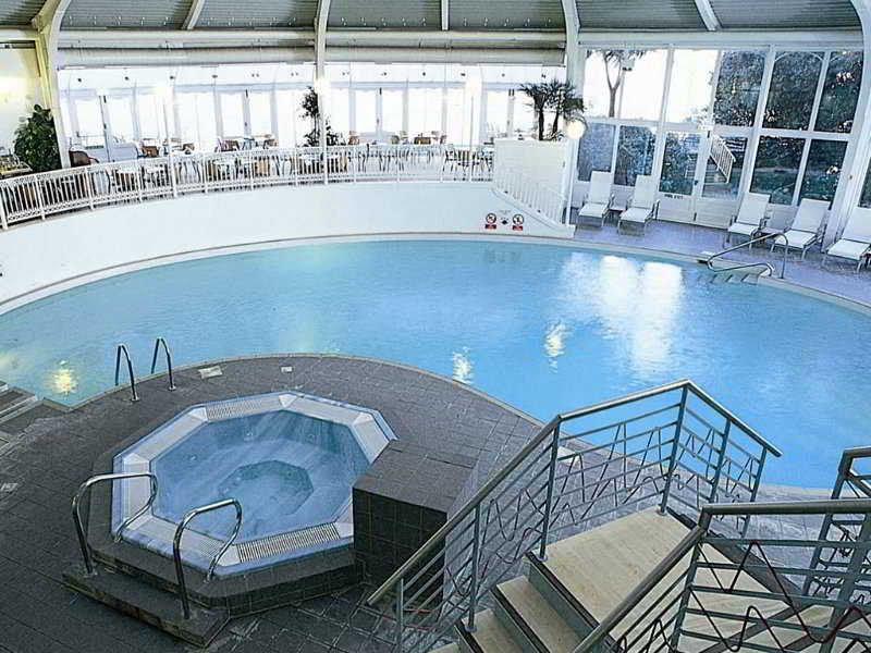 Daresbury Park Hotel & Spa Exterior foto